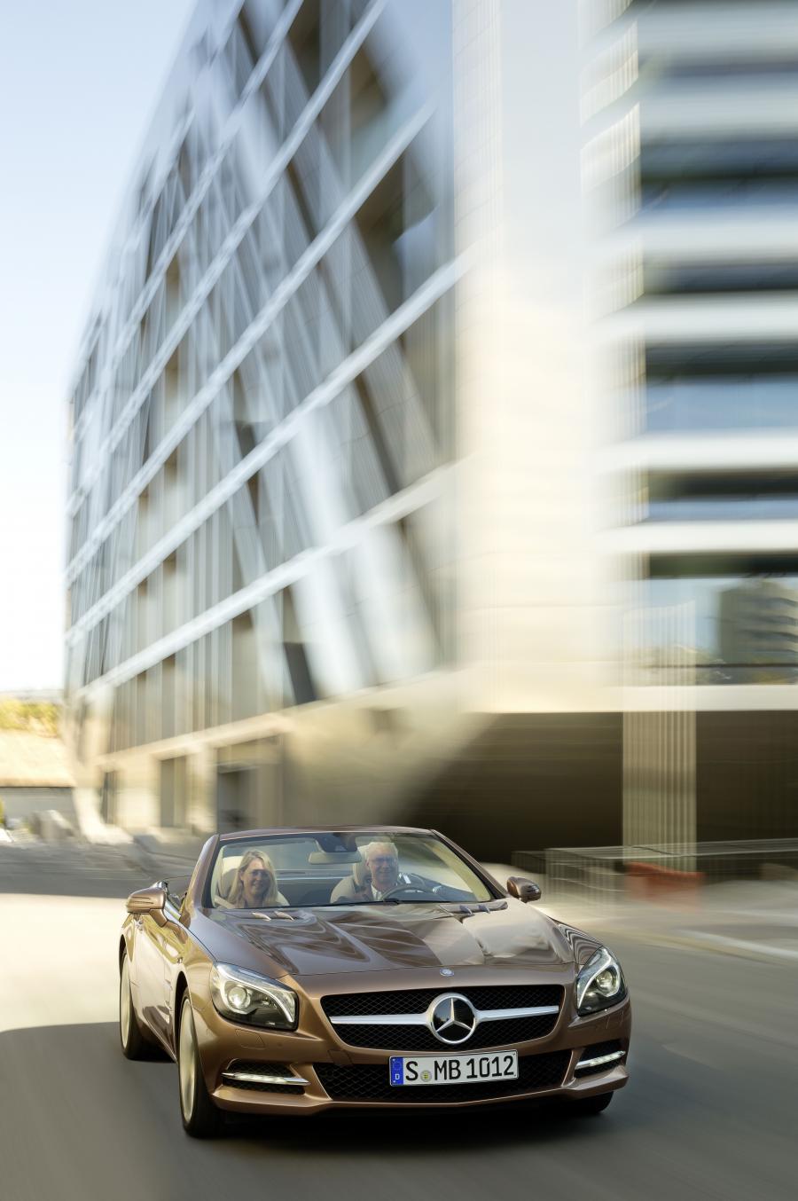  Mercedes-Benz SL500 2012 года  (фото 11 из 31)